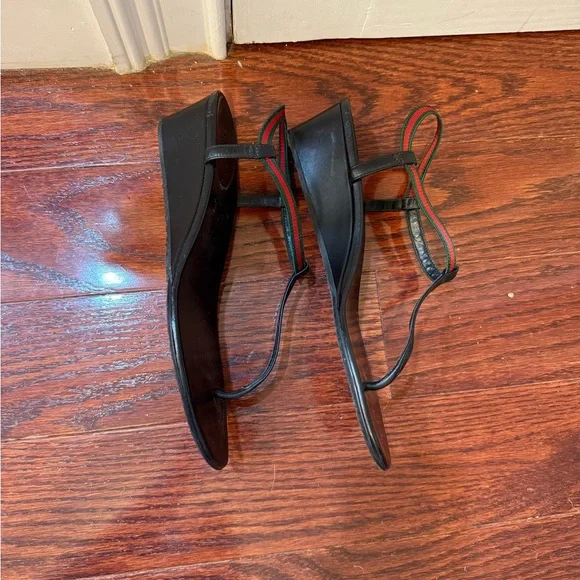 Gucci Black and Red Women's Sandals - Picture 3 of 7